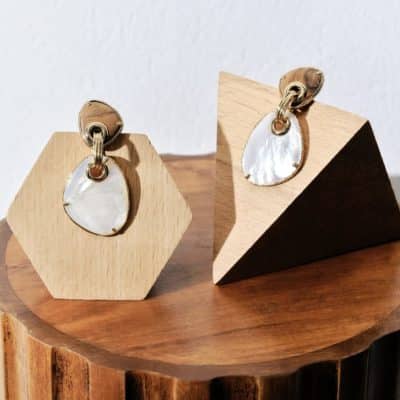 Boucles d'oreilles Silia grand modèle dorées - Bois & Nacre blanche