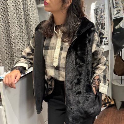 Gilet fourrure capuche noir